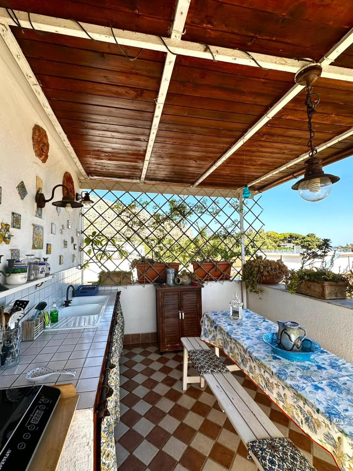 Casa Vacanza Lunastella Mondello Exterior foto